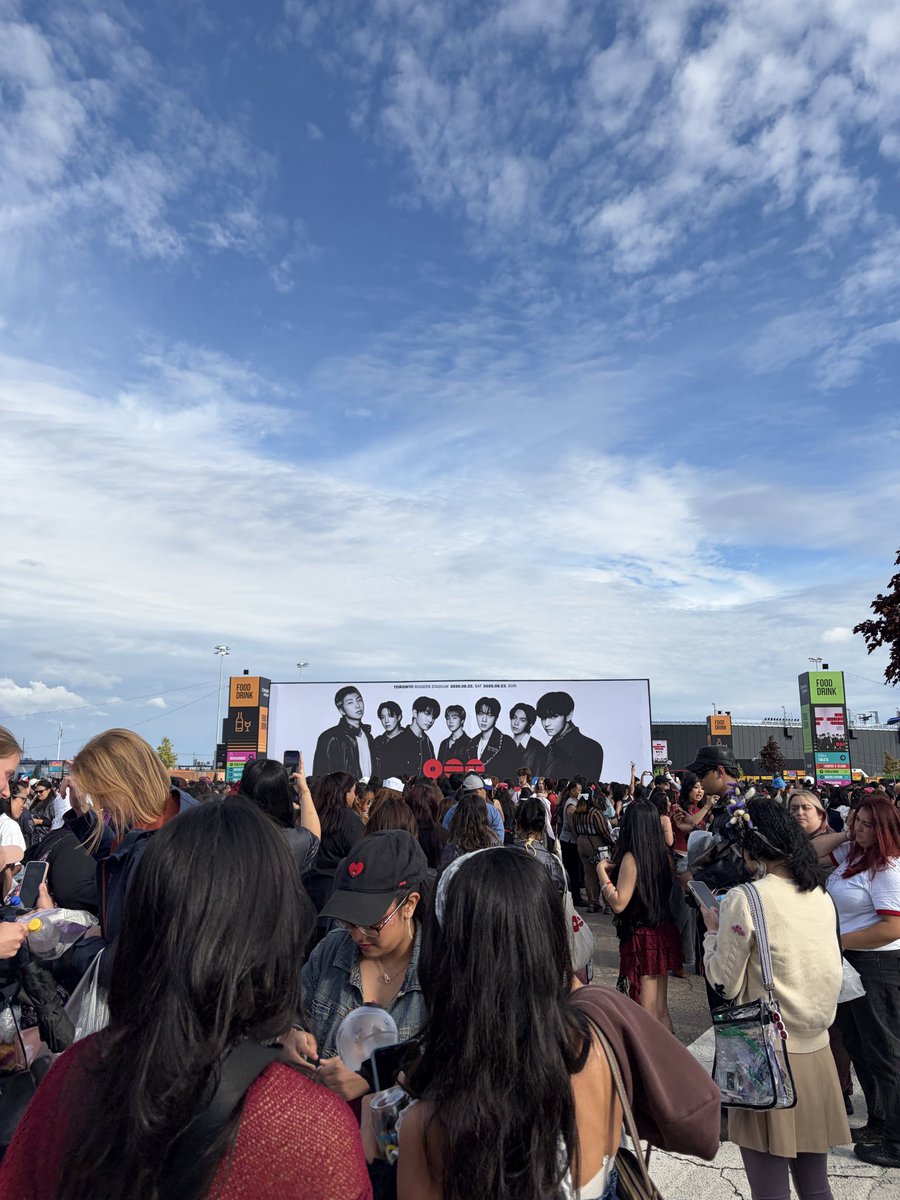 aastrazeee's tweet photo. Me on the other side of the world for a concert ✨

BTS, Toronto, August 2026 🇨🇦

#BTS_WORLDTOUR_ARİRANG https://t.co/esmnLepKX6