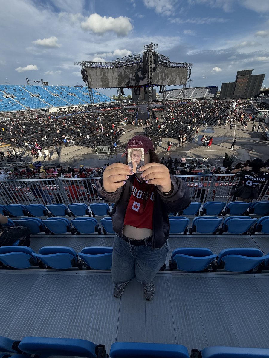 aastrazeee's tweet photo. Me on the other side of the world for a concert ✨

BTS, Toronto, August 2026 🇨🇦

#BTS_WORLDTOUR_ARİRANG https://t.co/esmnLepKX6