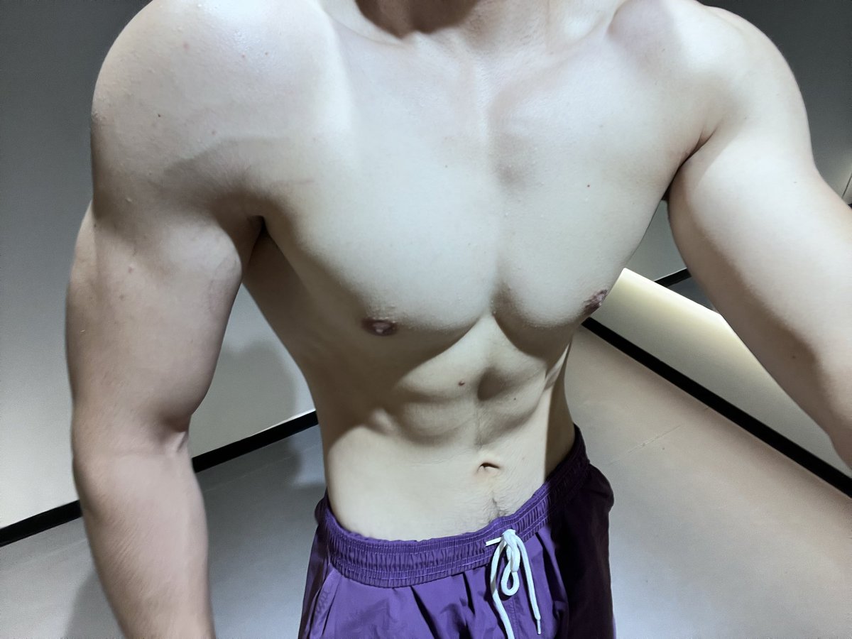 Djj03098's tweet photo. 刚玩推有什么需要注意的吗？
#薄肌 #肌肉男 #胸肌 #体育生 #s https://t.co/PoEsecTdDy