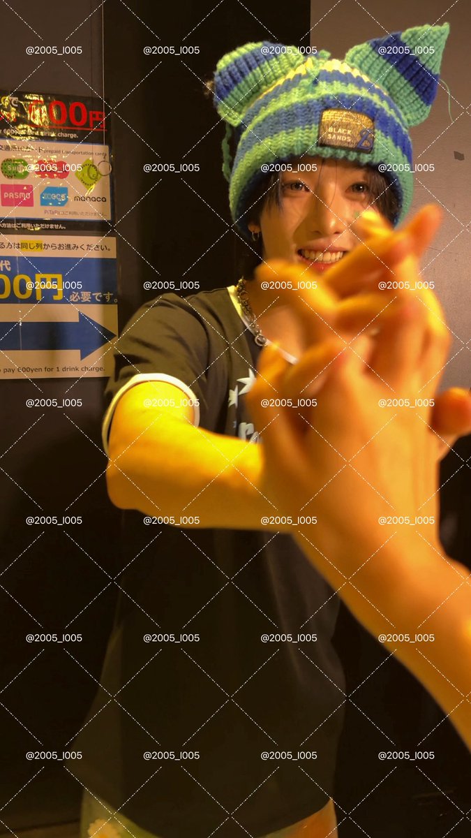 2005_l005's tweet photo. ちなみにZepp東京にも、もうすでに墓置いてます（ハィ❓） https://t.co/9xJnswRQC1