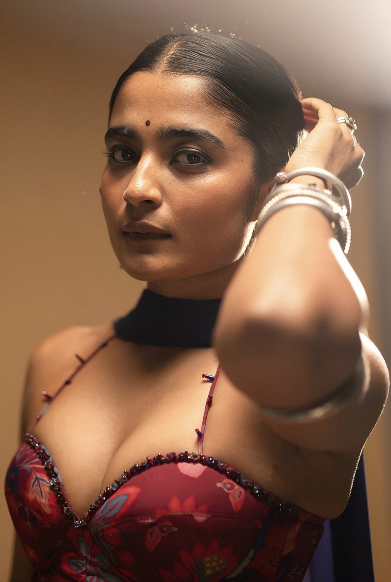 d40545160's tweet photo. Fashion goals 💃👗
#Bollywood #Trending #BollywoodNews #BollywoodUpdates 🔥💥⭐ https://t.co/XX2Q1c4Fuk