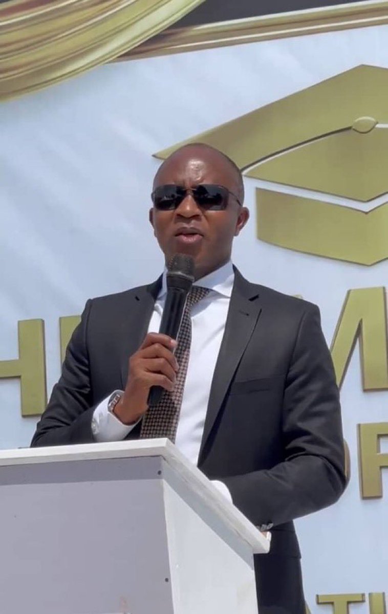 CarolPrim3's tweet photo. Daddy Sheilah, Frank Gashumba has staked UGX 200 million for any pastor or prophet who claims to have the power to heal the sick to demonstrate it in any public hospital.🌚 https://t.co/rC1RB6V9AA
