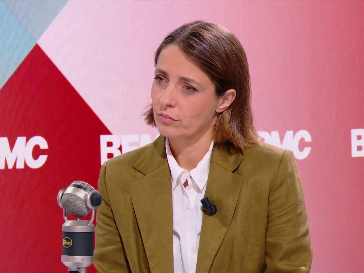 Guigz75116's tweet photo. Voilà l’extrême gauche dans toute sa splendeur administrative.

On pose à Sophie Binet, patronne de la CGT, la question la plus simple du monde : qui va payer les dégradations dans les lycées ? Réponse, délivrée sans trembler, presque avec le sourire de celle qui trouve la question indécente : « Nos impôts, les impôts des Français, bien sûr. » Bien sûr. Comme si c’était une loi de la physique. 
Comme si casser, bloquer, taguer et saccager ouvrait automatiquement un droit de tirage sur le contribuable.

Madame Binet n’est pas une élue. Elle n’a pas été désignée par les Français. Elle dirige un syndicat qui, même en se gargarisant de ses 600 000 adhérents, ne représente qu’une fraction microscopique de la population active et encore, en comptant large, en arrondissant, et en oubliant ceux qui paient la cotisation par habitude plus que par conviction. 

Le reste du pays, lui, n’a rien demandé. Il travaille, il paie, et il regarde ses impôts servir de caution aux casseurs que la CGT trouve « mineurs » comme problème.

Alors non, vous ne parlez pas au nom des Français. Vous parlez au nom d’un appareil qui a transformé la contestation en métier, la permanence syndicale en plateau télé, et la facture des autres en argument politique. 

Le contribuable n’est pas votre tiroir-caisse, il n’a pas voté pour financer les dégradations que vous refusez de condamner clairement. 

Et la prochaine fois qu’on vous demandera qui paie, essayez « ceux qui cassent », juste pour voir si la phrase passe encore sur le prompteur. 🤭

Vous êtes grotesque.
