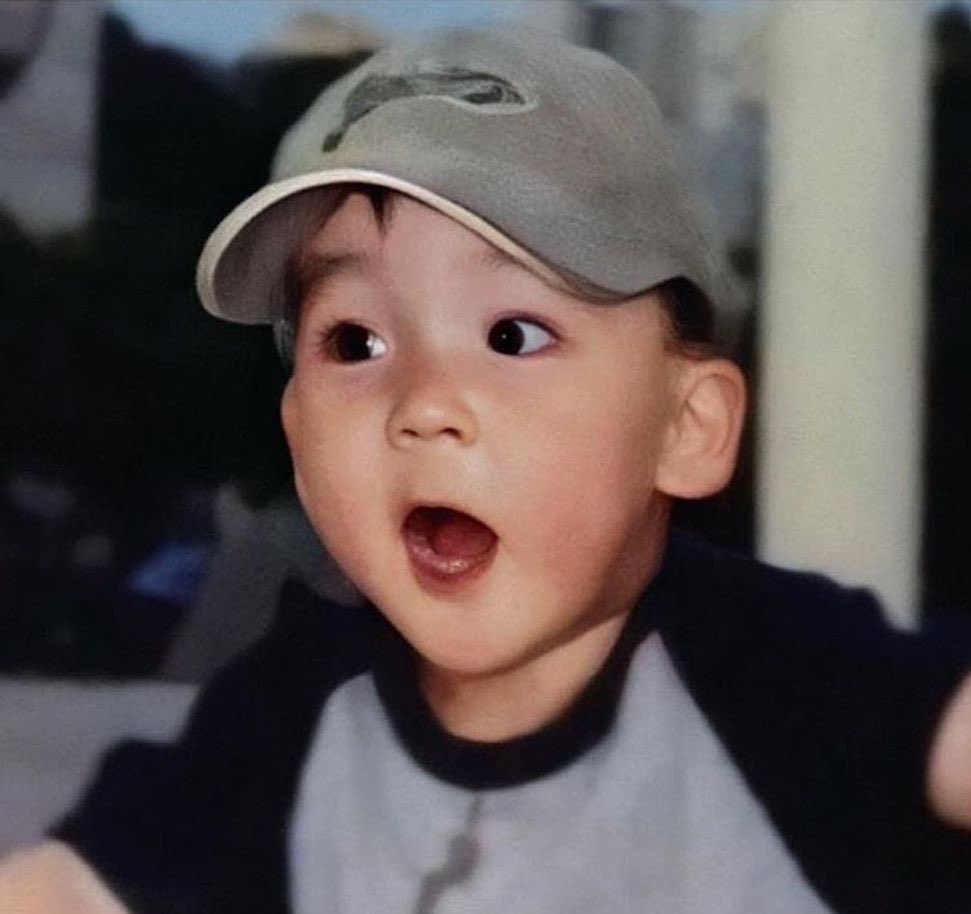 tyudeonggie's tweet photo. he’s exactly the same ｡°(°¯᷄◠¯᷅°)°｡ https://t.co/k4PDl8pcrl