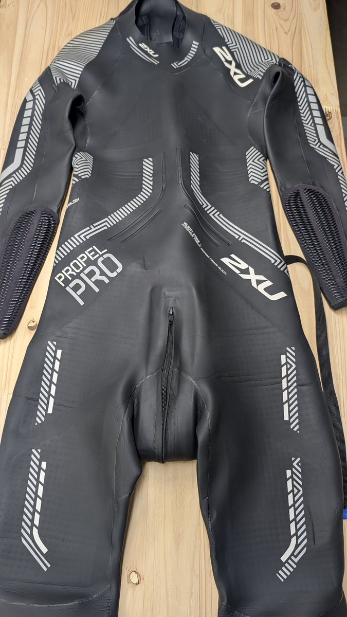Zipforge's tweet photo. Total compression meets direct access. We fitted this 2XU smoothskin suit with a precision front zipper—fully locked down until you draw the slider.

Upgrade your gear at ZIPFORGE.

#wetsuit #neoprene #2xu #gear #zipforge https://t.co/SRgwRlE22Q
