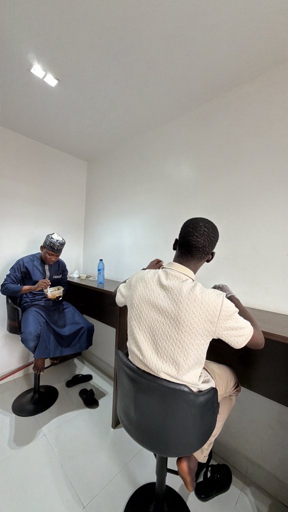 cryptcaapo's tweet photo. Break time
#afrofnf https://t.co/AtJSqnpdhy