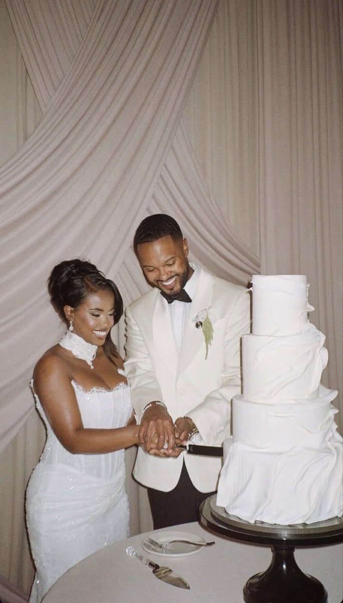 _byMal's tweet photo. A week ago today I married my best friend. Still can’t believe we really did that 🥹🤎 https://t.co/fJYwX0BkIf