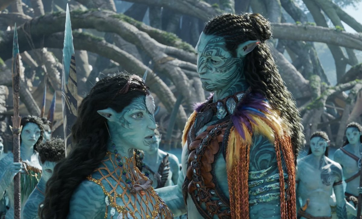 LunasWarrior's tweet photo. The difference of Tonowari seeking Ronal's approval before making a decision versus Varang waiting for Quaritch's and Jake not listening to Neytiri 🫩 take out those fuckass skin walkers https://t.co/OFgR7rm5gY