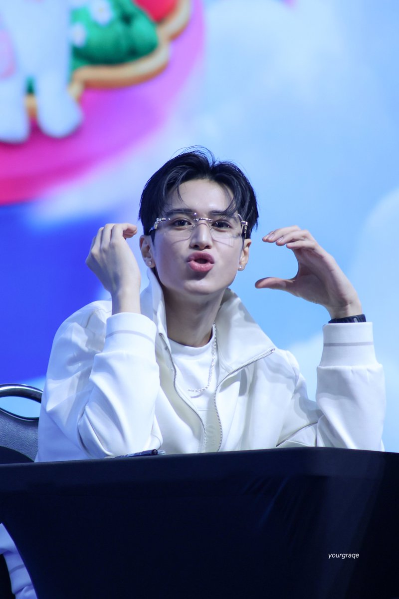 yourgraqe's tweet photo. หล่อ น่ารัก แถมดื้อนิดหน่อย

TESHOWPING TINGTING ONE FAM
#GMMTVFANIVAL2026HappyFamilyxTP https://t.co/vvs1mStbHx