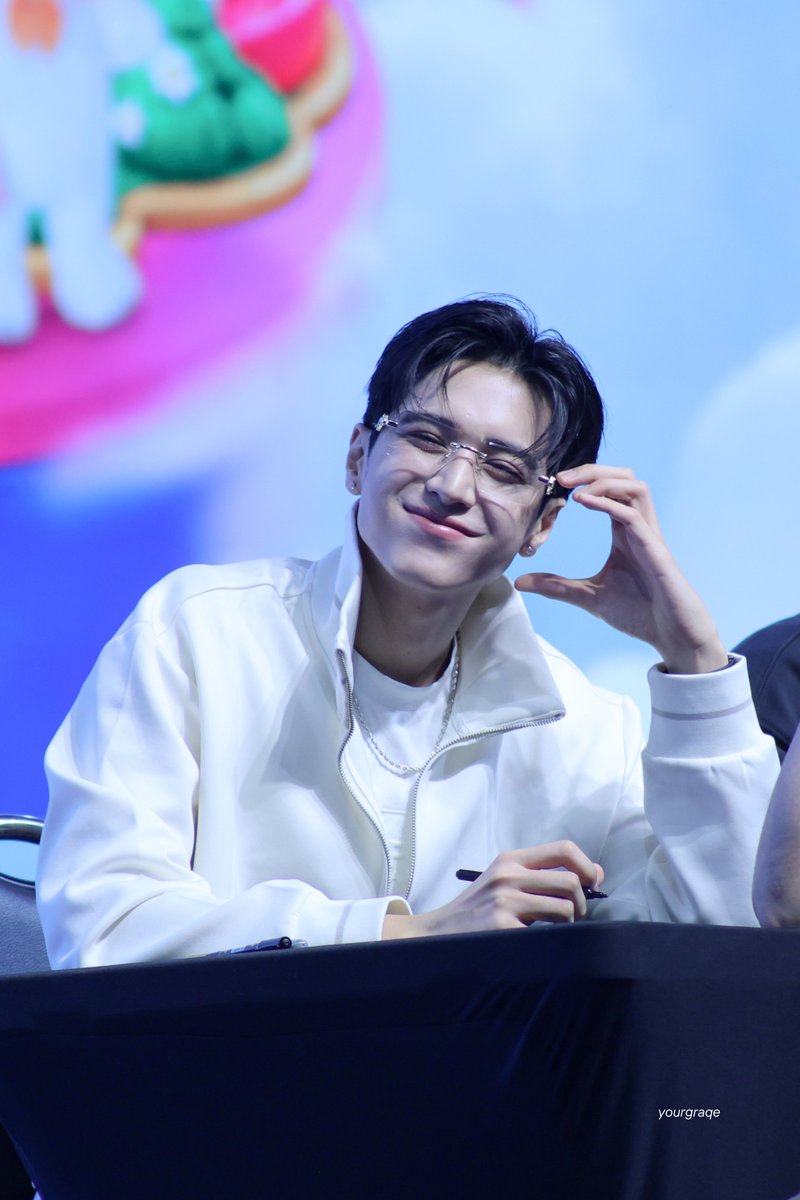 yourgraqe's tweet photo. หล่อ น่ารัก แถมดื้อนิดหน่อย

TESHOWPING TINGTING ONE FAM
#GMMTVFANIVAL2026HappyFamilyxTP https://t.co/vvs1mStbHx