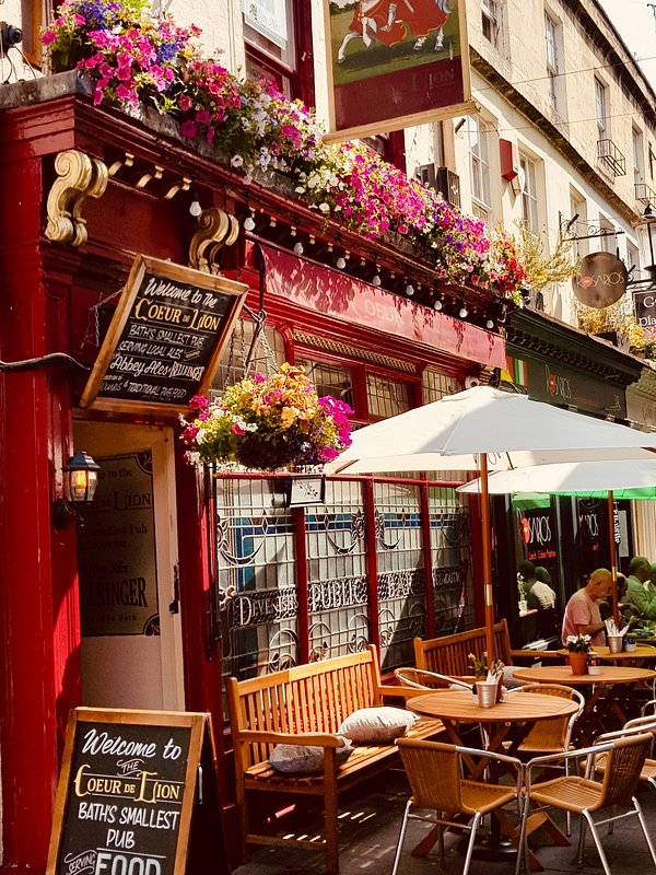 arogershorror's tweet photo. This wonderfully evocative pub features in 3 chapters in Only the Dead Know. The following is the first introduction to this quintessential English tavern, split into a few posts: 
(Image courtesy of @Tripadvisor) https://t.co/Hqy6GlNY24