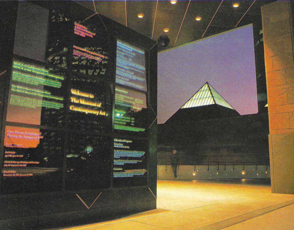 Ortgeist's tweet photo. Meet me by the neon pyramid https://t.co/hHhVdNTh9r