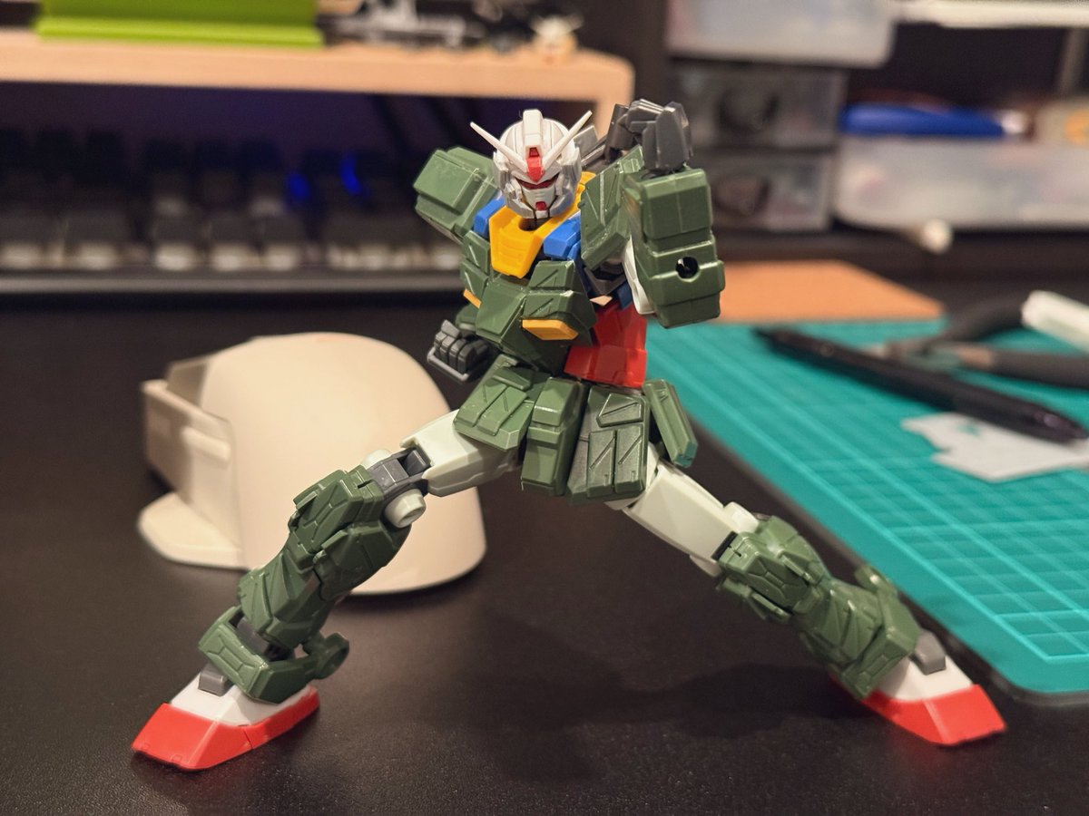 gunvessels's tweet photo. ストライカーカスタム進捗

ジムストライカーベースにバックパック作成中
結構ベース同じ所があるので、無いところをプラ板でチマ��マ

ちなみに設定画×漫画を意識してるので、可動域はスペシャルクリエイティブモデルEXくらいあります
#ガンプラ https://t.co/FWQ3YmMqka