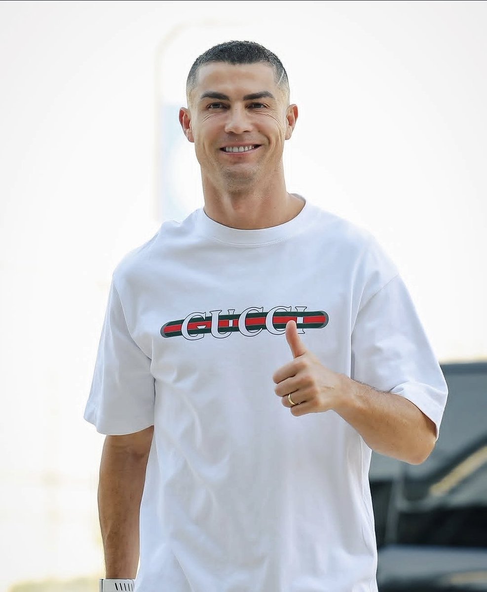 PoojaMedia's tweet photo. Ronaldo resumes training with Al-Nassr with a different hairstyle after Portugal issues. https://t.co/pHrRBXROlT