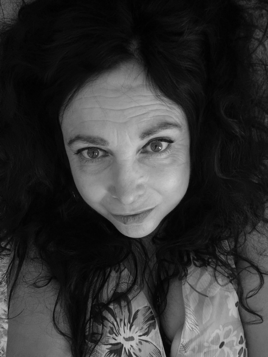 f_uccheddu's tweet photo. Monochrome Monday. 🖤
Imperfectly me.
Show me yours. 🫶 https://t.co/VEL2ZlpSHJ