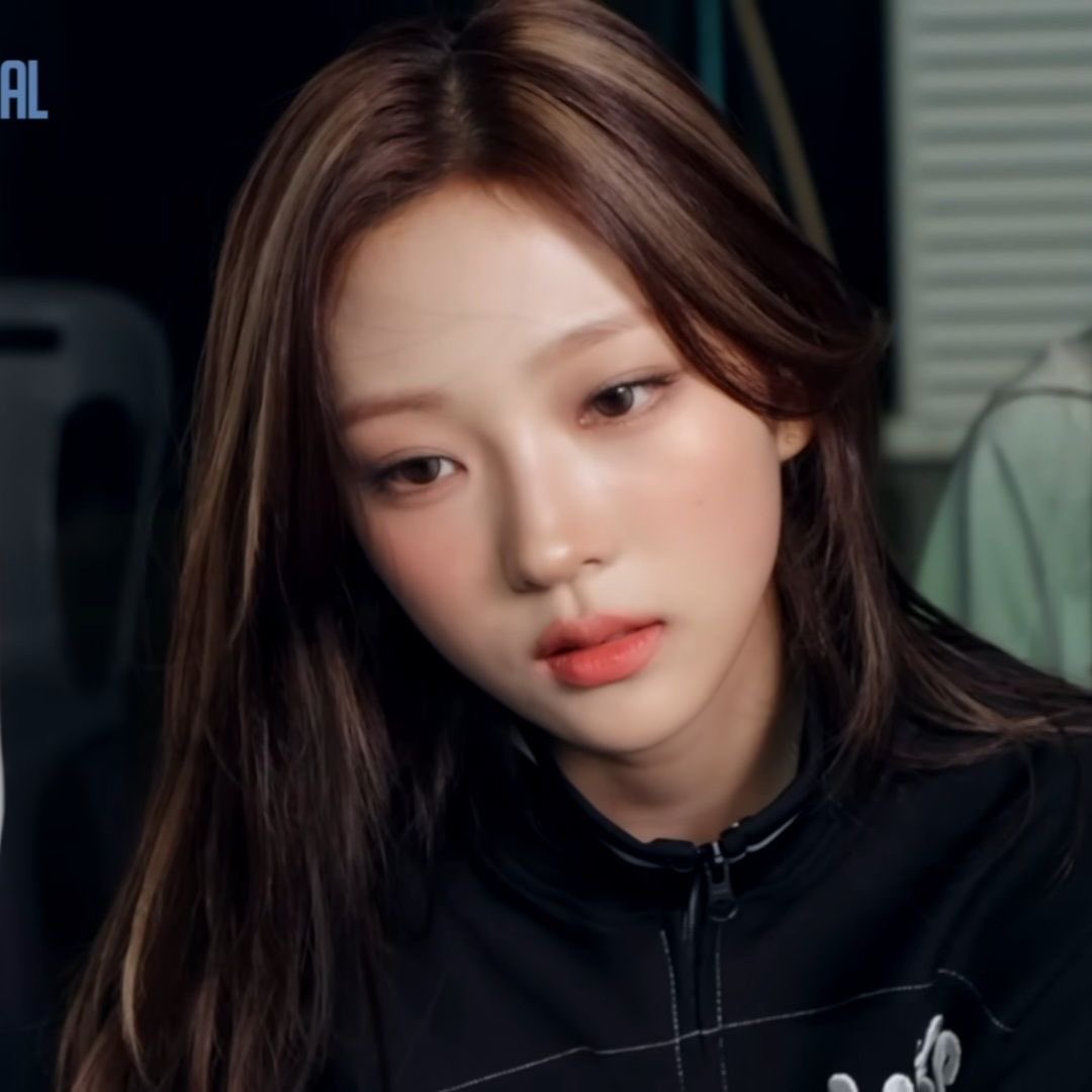 raaiiiichuus2's tweet photo. 댠얀 싸움

둘이 싸운다면 약간 얀이가 스킨쉽 안 받아주는 댠이한테 삐진게 시작일듯 댠이도 별뜻없이 그냥 하쥐마라~ 이런식으로 말한건데 괜히 속상한 날 있잖아… 장난인거 아는데 그래서 얀이가 “언니 나 싫어하지” 이러면 댠이는 얘가 왜 말도 안되는 소리 하나 하고 좀 예민하게 나갈듯 https://t.co/Vj3u4LjQii