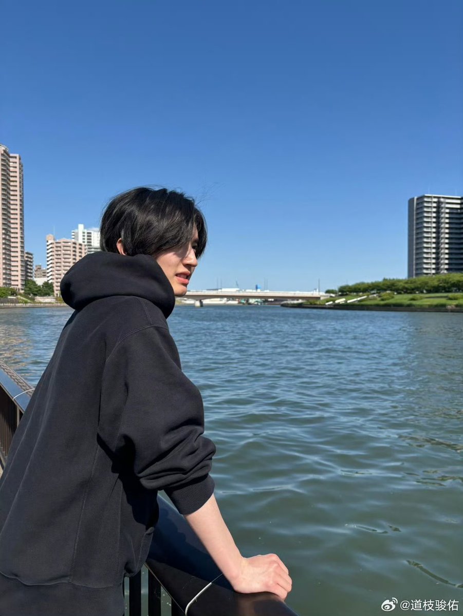 cloudmememichi's tweet photo. blue sky https://t.co/KMjoPfil1q