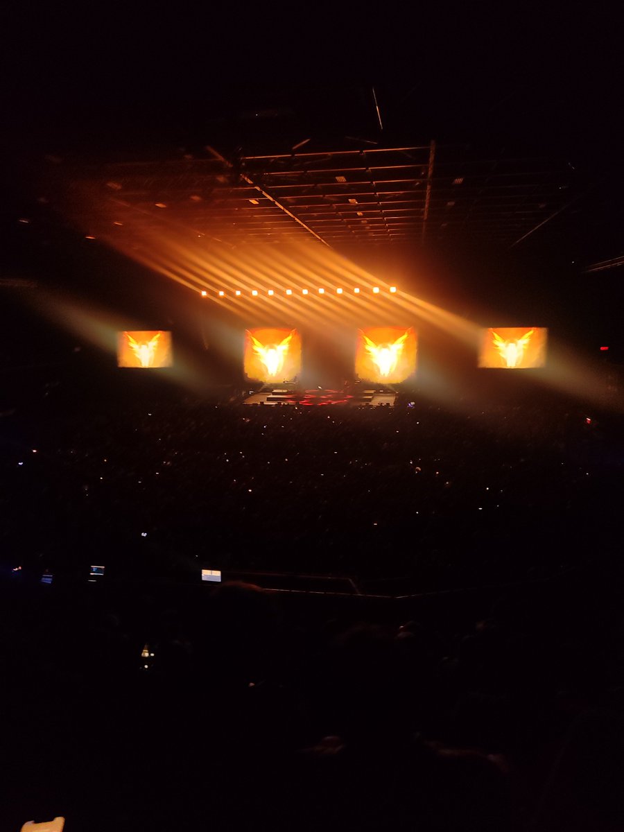 mbaintshit's tweet photo. Still can't believe I got to see Dave @Santandave1 best concert EVER https://t.co/N1Ukz8nVDH