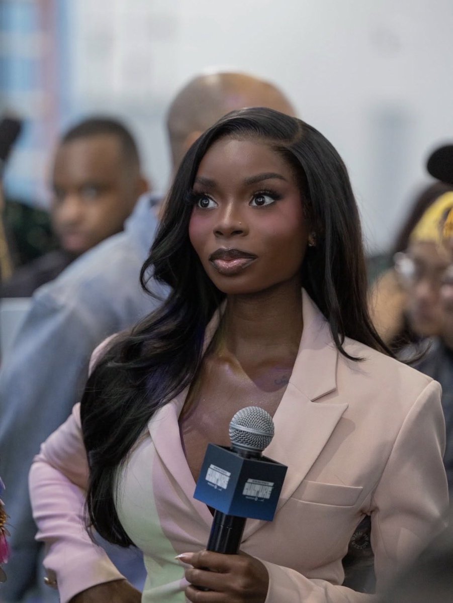 olandriabase_'s tweet photo. Olandria is the perfect pink doll in new photos from her CultureCon panel! https://t.co/kD6xCQQMJ8