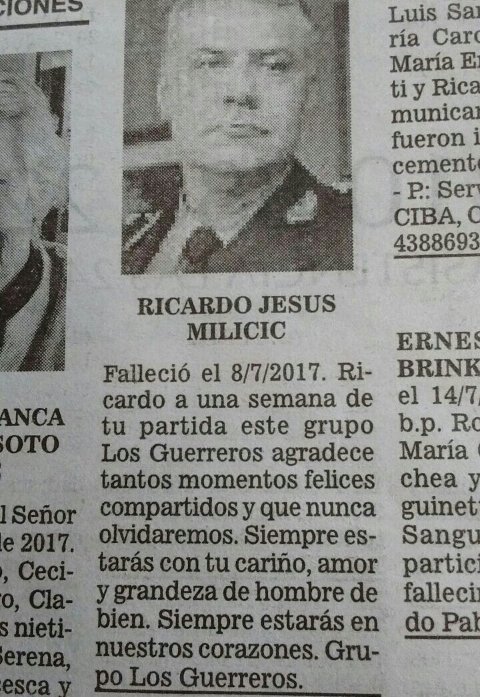 LaMasPopular84's tweet photo. Obituario de la barra sina al jefe de la policía de la provincia de Santa Fe, Milicic.

Así homenajeaba la barra del agusanado, la más puta y corredora compulsiva  de la Argentina a un milico.

Te vamos a seguir escrachando todos los días, la tenes adentro polisina sin aliento https://t.co/0N3Zv43yxE
