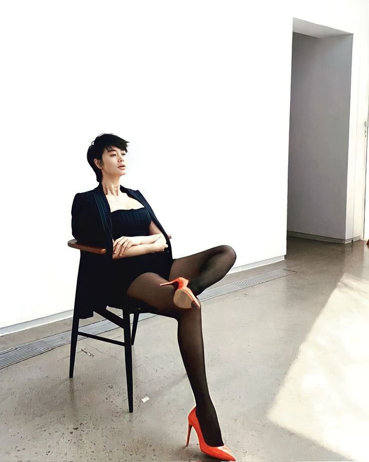 Saddria1997's tweet photo. Hye-soo in little black dresses is my weakness 😩 https://t.co/zanq7Sc5Se