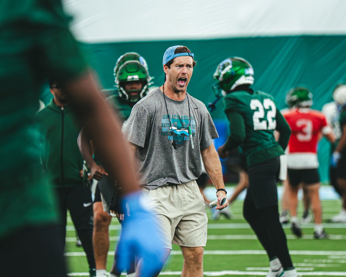 GreenWaveFB's tweet photo. It’s all in the details

#UptownFootball | #AIE https://t.co/89vVQ15Fat