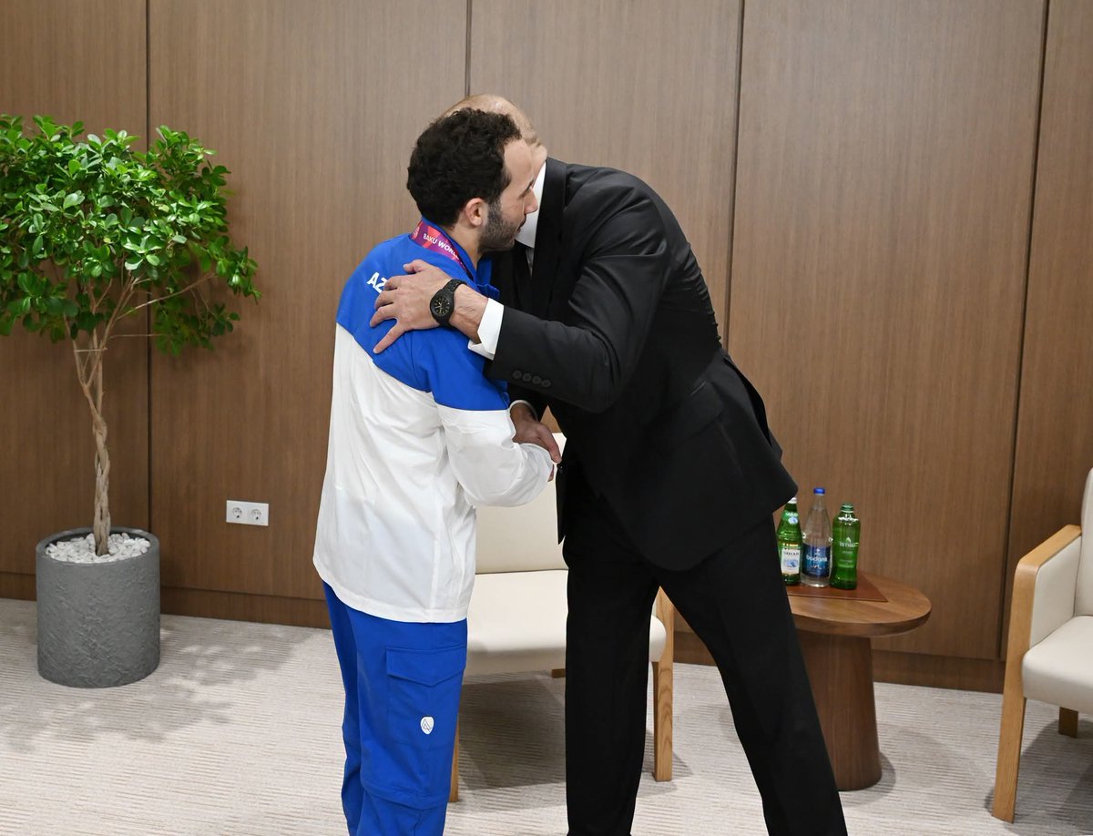 YAP_1992's tweet photo. Prezident İlham Əliyev cüdo üzrə dünya çempionatının açılış mərasimində iştirak edib.

https://t.co/VOUQgWrkQt https://t.co/INAz3ouikF