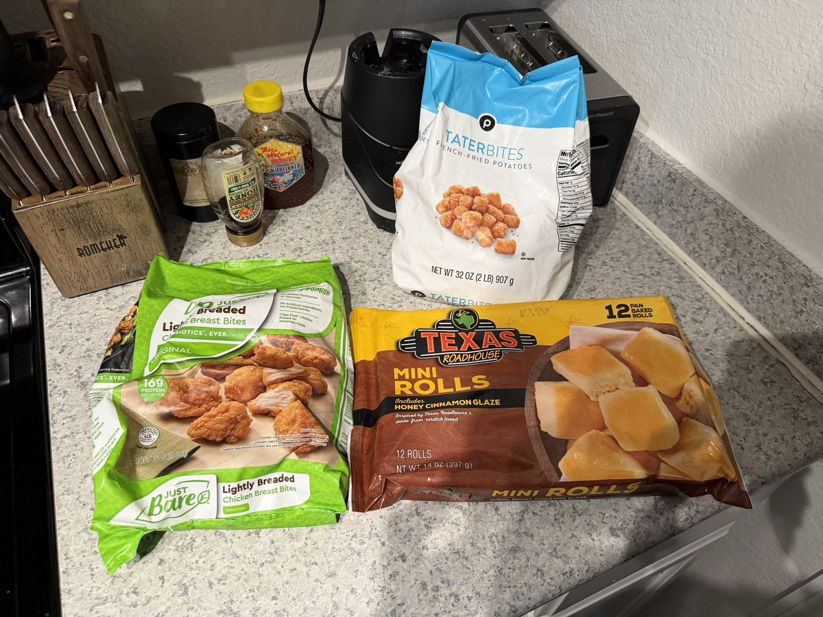 iravenzyt's tweet photo. My fatass is way too excited 🤤 https://t.co/ufVkcYD8Xg