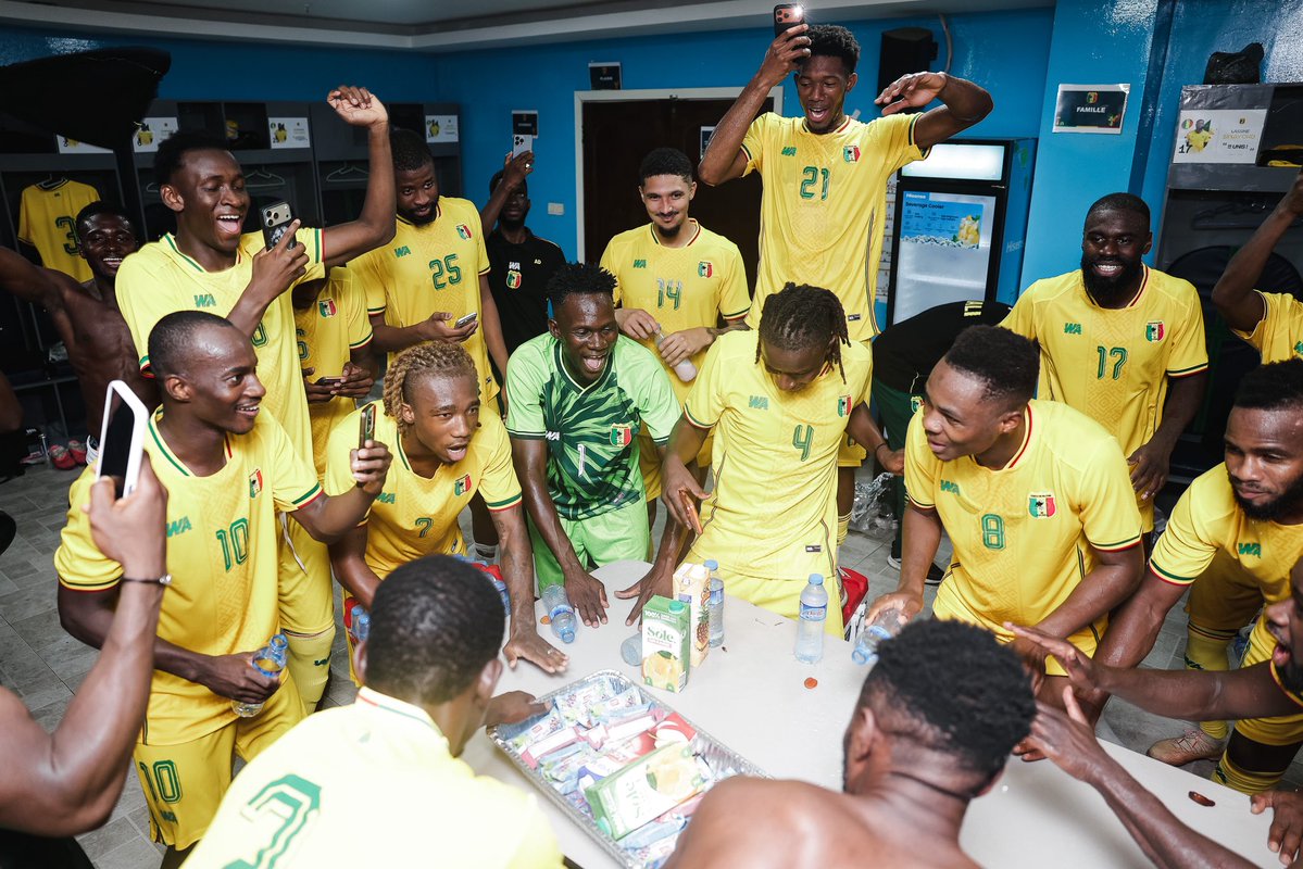 msangare2002's tweet photo. On est sur le bon chemin ❤️🇲🇱🙏🏾
Beaucoup de choses positives sur et en dehors du terrain on va y arriver ❤️🇲🇱

See you soon 

Anba kai Fasso de Kama 🇲🇱❤️ https://t.co/Lgaa1oOD7A