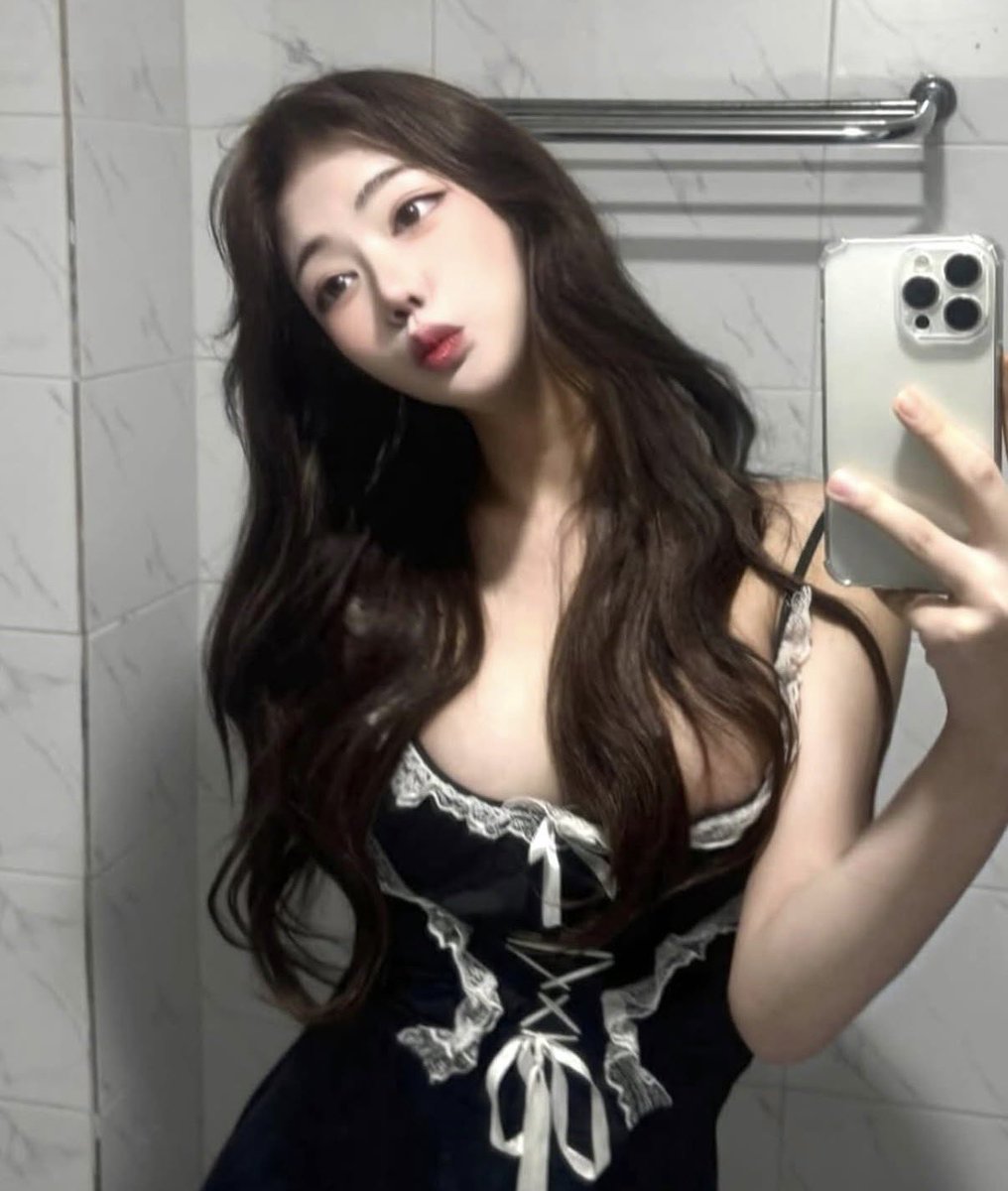 tdtpyk's tweet photo. #쉬멜 #트젠 

ㅋㅋㅋ 이사진 기억하는사람 https://t.co/LsOryFzPgj