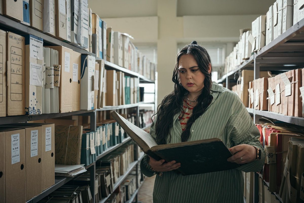 TVStreamingWeek's tweet photo. Here's a first look at Celebrity Traitors star Sharon Rooney and MobLand's Emmett J. Scanlan in the upcoming six-part thriller An Impossible Way to Die. Coming to @channel5_tv next year...

📷: Lukas Salna/Clapperboard Studios https://t.co/xJXJMWOa5g