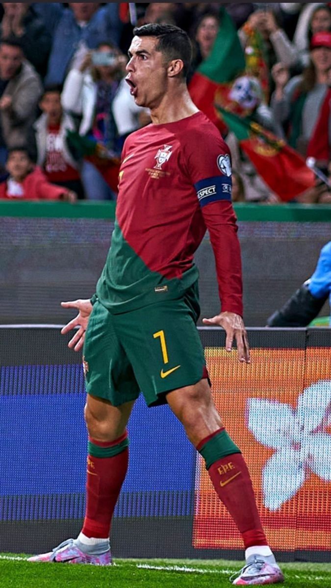 MOUSSA_HICHAM82's tweet photo. @SanMarinoTeam It's just 4 matches, there are a lot of matches waiting for Portugal in the future, wait, let's enjoy humiliating defeats of the Portuguese national team a lot.. https://t.co/4z0pmkQ0yD
