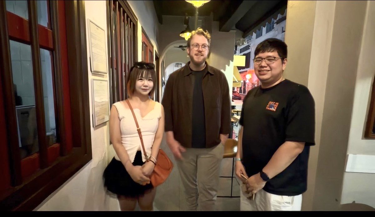 Shimal_traderth's tweet photo. Hi 🇸🇬! @AltierTrading  🇹🇭 👩‍🍳w @killstoryyy vdo full soon!
Interview @sam_battenally  co - founder @risextrade at private dinner with top traders around the world 🧡💚 #token2049 #Alt1er https://t.co/Cc2D3a34zm