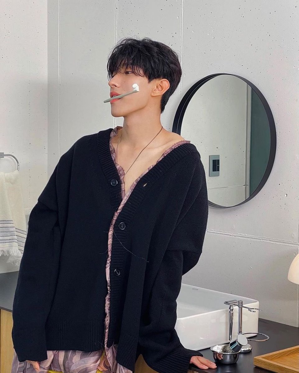 timefordk's tweet photo. 211006 도겸 인스타그램 #dkig
Attacca 🖤
#도겸 #ドギョム #DOKYEOM #세븐틴 https://t.co/YovcfC92Ek