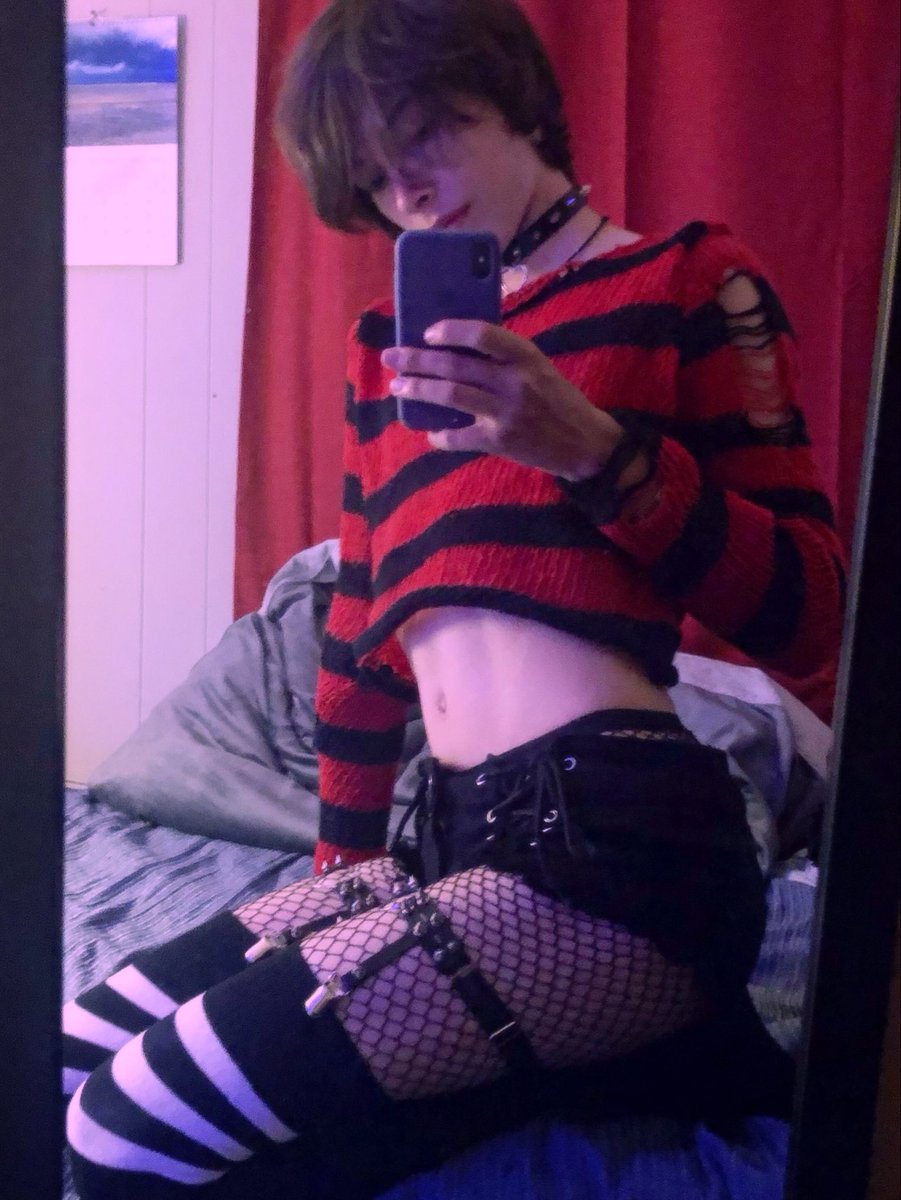 Kairo_femboy's tweet photo. I love this outfit so much, hope you do too! :3 #femboy https://t.co/1UZyWWVOdR