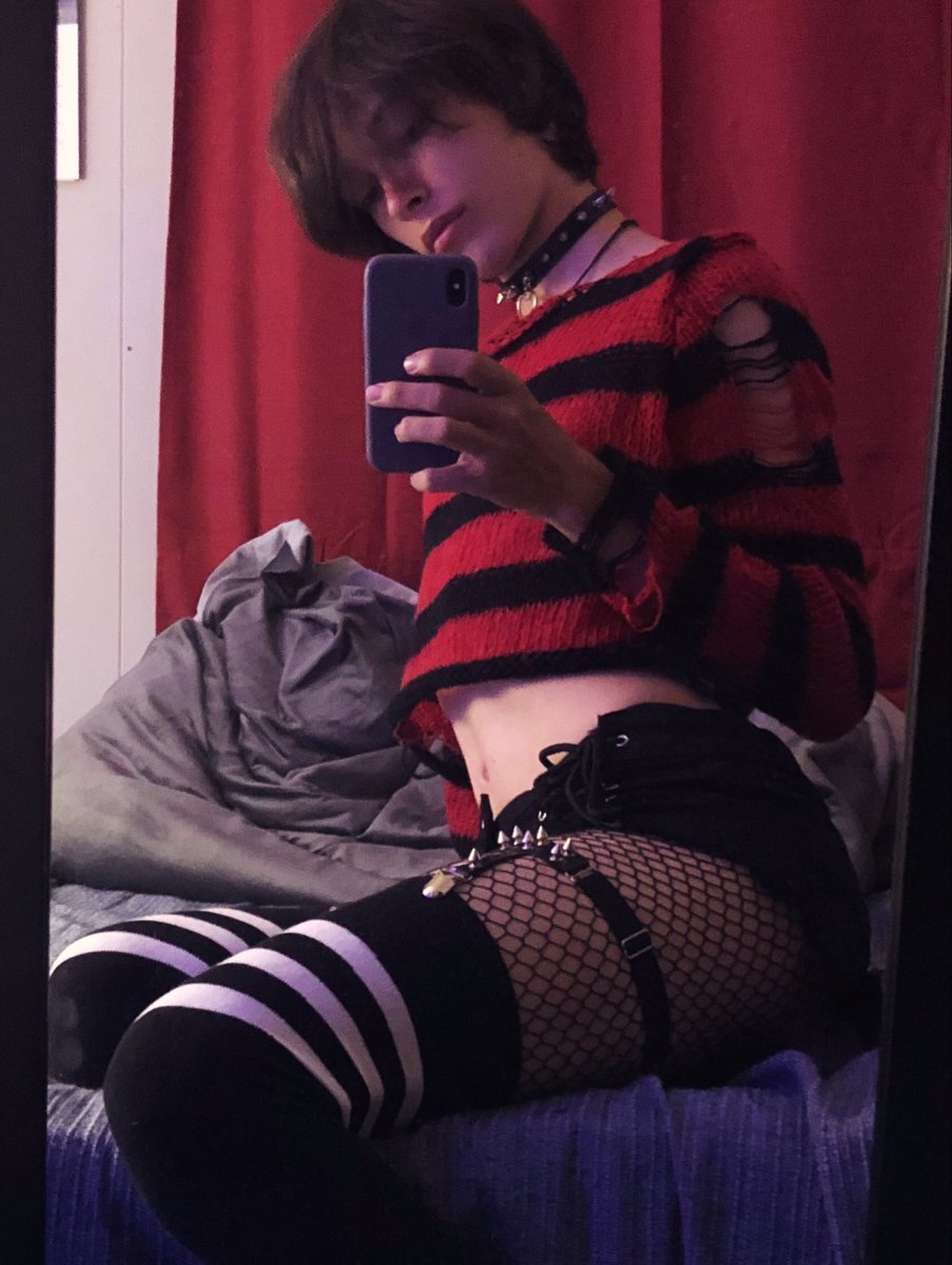 Kairo_femboy's tweet photo. I love this outfit so much, hope you do too! :3 #femboy https://t.co/1UZyWWVOdR
