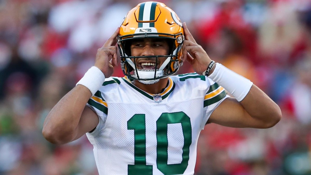 CaughtsonWatson's tweet photo. Once we destroy the Bears the rest of our schedule is a cakewalk, We’re going against fraudulent teams like the Lions and Cowboys. I’m calling it, I’m bringing home a ring this year. - Jordan Love https://t.co/oFn01pd1oC