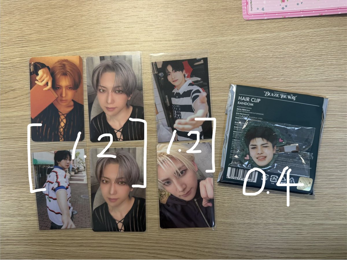 bdgy489290's tweet photo. 앤팀 팝업 무신사 럭드 마크온미 양도

무신사 럭드 
케이 죠 하루아 타키 마키
일본 cancam hmv 한정 특전
유마 후마
헤어클립 마키

반택 +0.2 일택 +0.4
프로필 옾챗 답장 더 빨라요!
세 세트 이상 구매시 반택비 빼드려용

&amp;team andteam mark on me k fuma yuma jo harua taki maki 럭키드로우 https://t.co/B90MjsF9GV
