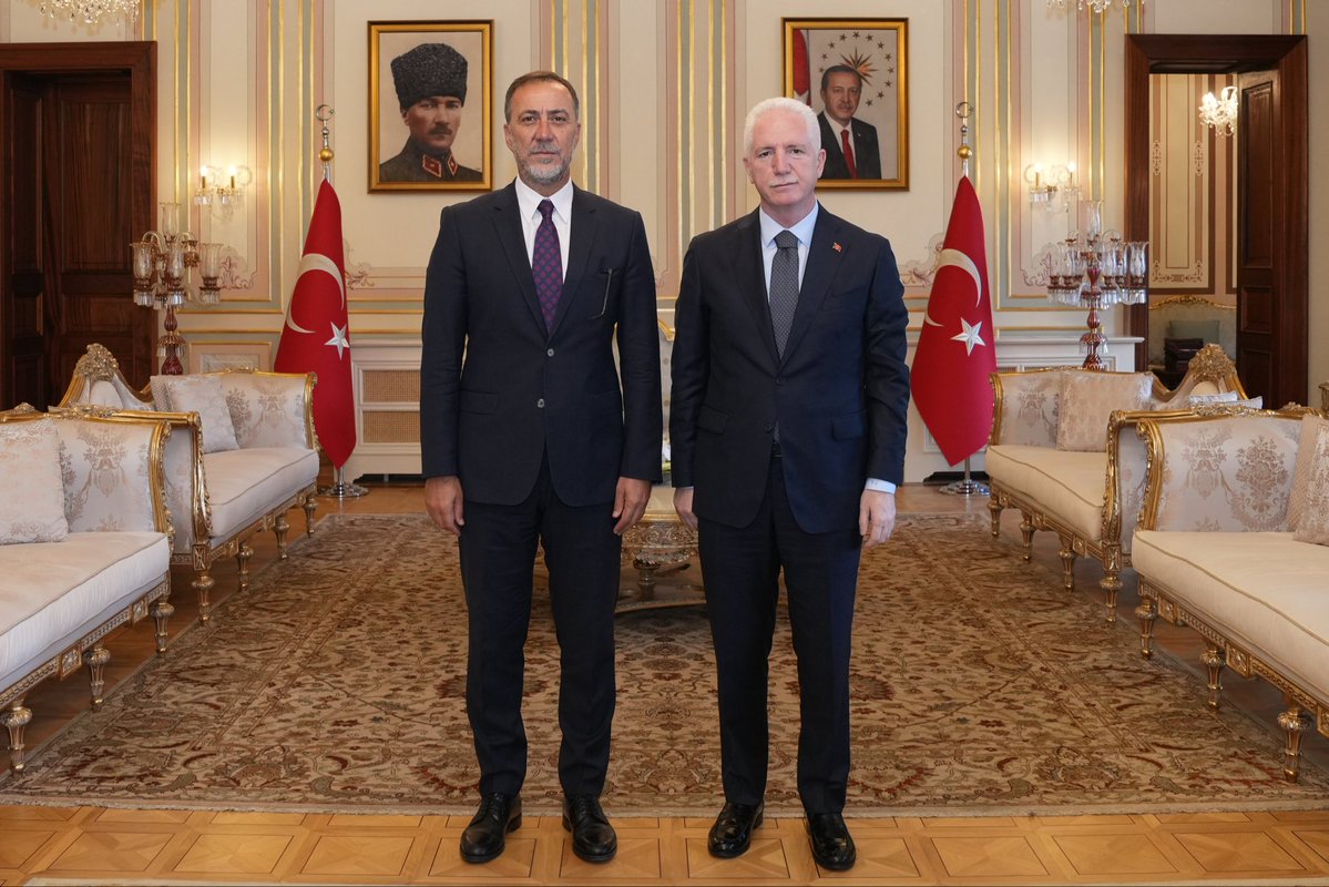 TC_istanbul's tweet photo. Valimiz Davut Gül, Milliyetçi Hareket Partisi (MHP) İstanbul İl Başkanı Sayın Volkan Yılmaz’ı kabul etti.

@gul_davut

📍İstanbul Valiliği https://t.co/ACCmEDTLfy