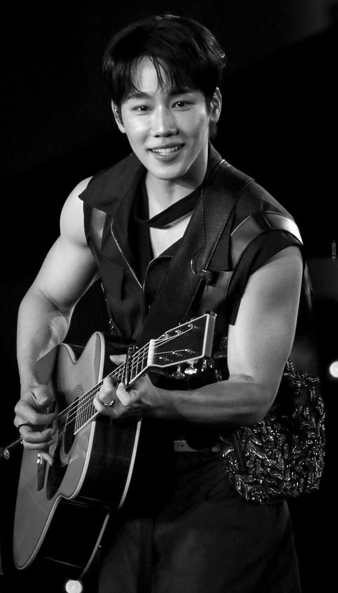 wjnueng06's tweet photo. โทนสีที่ไม่ค่อยได้แต่ง แต่ชอบบบ 
เฮียวอร์ดิwa หล่อมากกกก 🤍🤍 https://t.co/D5LCXbwf8w
