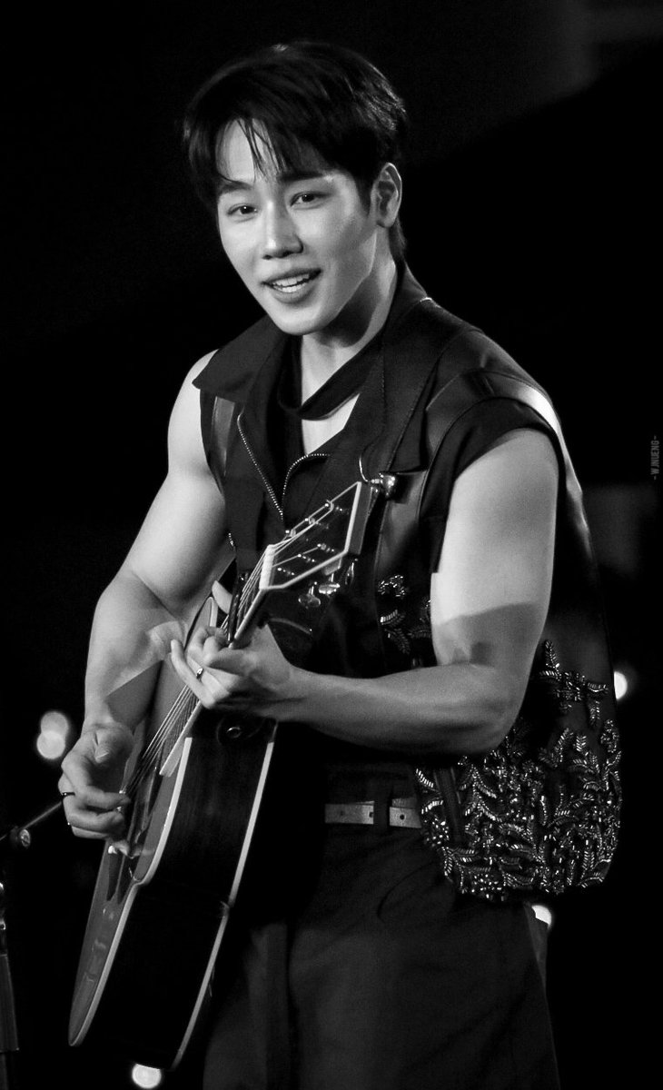 wjnueng06's tweet photo. โทนสีที่ไม่ค่อยได้แต่ง แต่ชอบบบ 
เฮียวอร์ดิwa หล่อมากกกก 🤍🤍 https://t.co/D5LCXbwf8w