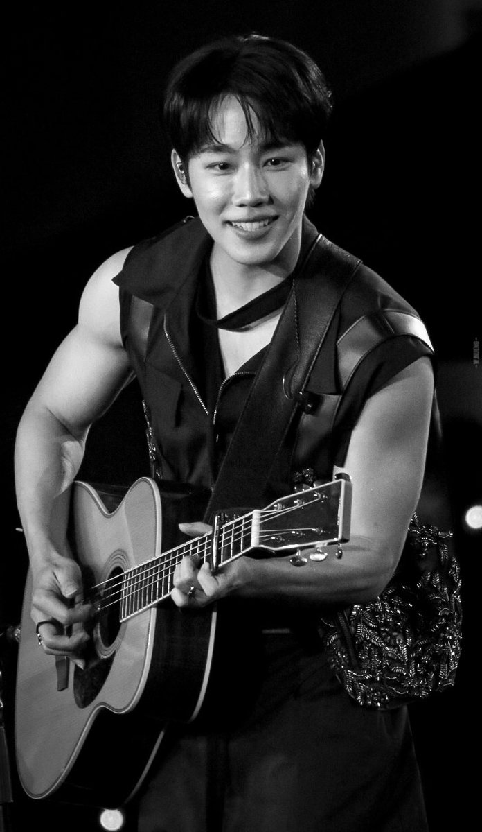wjnueng06's tweet photo. โทนสีที่ไม่ค่อยได้แต่ง แต่ชอบบบ 
เฮียวอร์ดิwa หล่อมากกกก 🤍🤍 https://t.co/D5LCXbwf8w