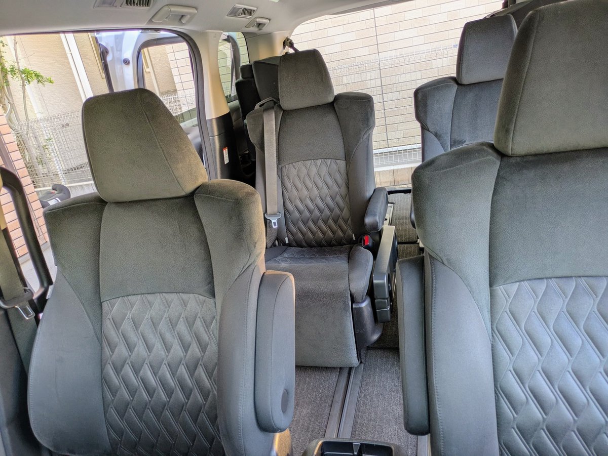 kurumacleaning's tweet photo. アルファード乗り必見👀
中古で買ったアルファード、車内キレイに見えても吸い出したら【真っ黒な汚水】が出てきます…😱
​東京・埼玉エリア限定！
車内クリーニング専門店
「カークリーニングTOKYO」🚗
​シート丸洗い・染み抜き・消臭まで徹底リセット！
​🔻お問い合わせはhttps://t.co/Jfz8lsmPN6 https://t.co/HSOWoB8udP