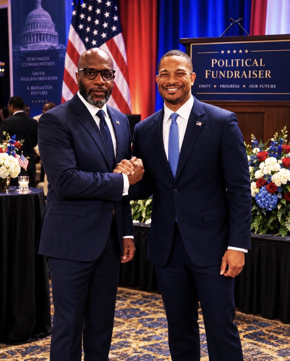 SirEdwinFreeman's tweet photo. Happy Birthday to Nathaniel Hezekiah III! 🇺🇸 Wishing you many more blessed years as you serve the great people of Queens with honor, pride, and patriotism. Thank you for your devotion to our community and country. God bless you and God bless Queens! 🙏🏿 #Queens #Patriot https://t.co/tQDwm0YchN