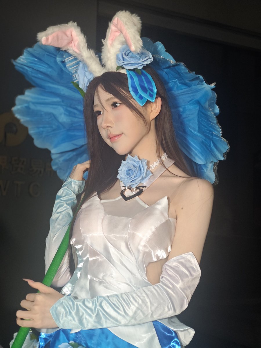 ZREOVV's tweet photo. 今天去了线下的漫展 

二次元还是充满了

青春与活力的气息 https://t.co/Ec7X0fsuTb