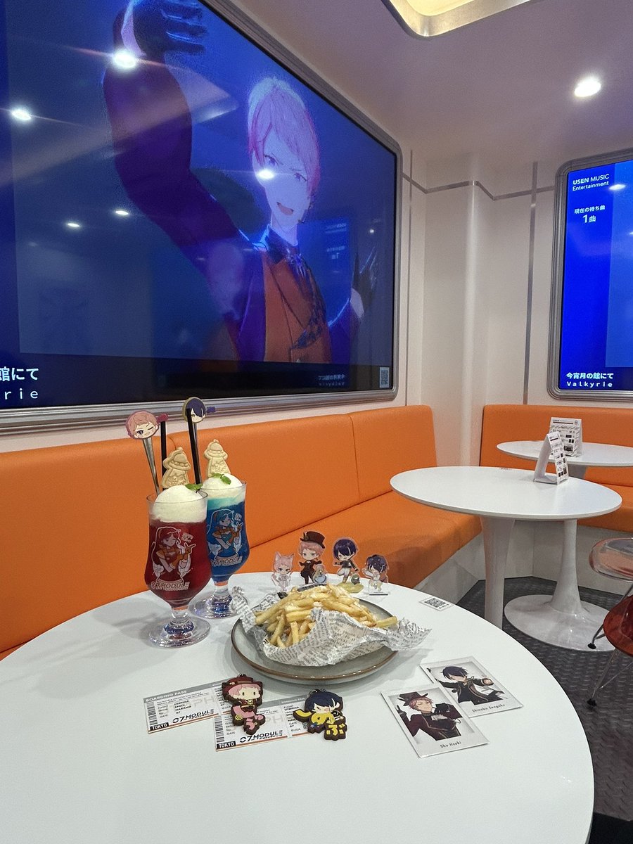 supisupi1012's tweet photo. 妹とカフェ活🚀👽 https://t.co/LXgSuhFIFN
