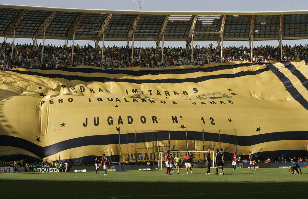 floodatmoret's tweet photo. La 12 en Avellaneda vs. San Lorenzo. Triangular 2008. https://t.co/c3MeweCNfE