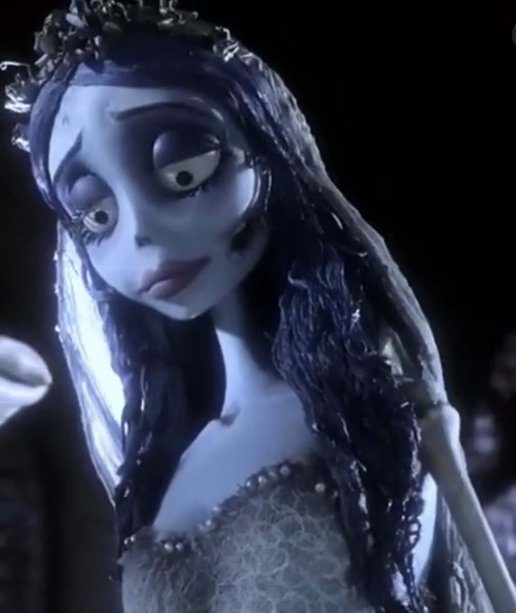 lohanisgod's tweet photo. adriana lima as corpse bride at a halloween party in nyc, 2005 https://t.co/9V4V23Ao5g