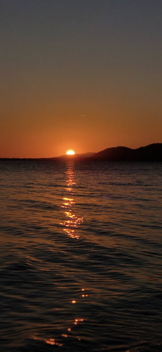 rendellstevens's tweet photo. #sunset https://t.co/3OXyKbGoYT