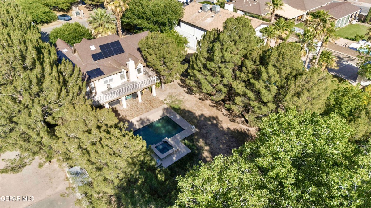 JRod7912's tweet photo. New Listing: 6007 Oleaster DR, El Paso. 4 beds, 4 baths, pool, and outdoor kitchen. Offered at $4,450.
https://t.co/WfupGLkoi9 https://t.co/yia70Cc7EX